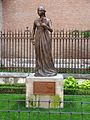Alcalá de Henares, Monumento a Catalina de Aragón (M. Peinado 24-05-2008).jpg