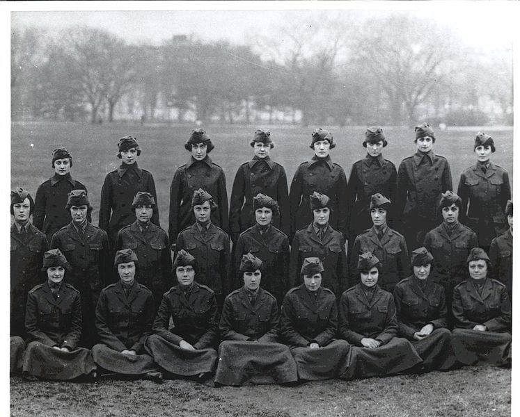 File:Marine Reservists (F), Platoon Photograph, ca. 1918 (6035544952).jpg