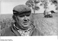 Bundesarchiv Bild 183-1984-1009-001, Leppin, Futterbrigade des VEG (Z), Waldemar Werner.jpg