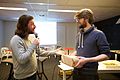 Arnoud Traa overhandigt Jan van Balen de prijs voor Beste Muzikale Productie.jpg