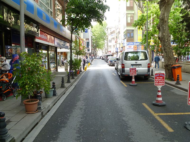 File:"23 Nisan Cd - panoramio.jpg
