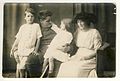 Emil Steiniger mit Familie 1915.jpg