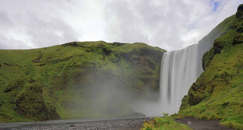 File:Skógafoss July 2014.JPG