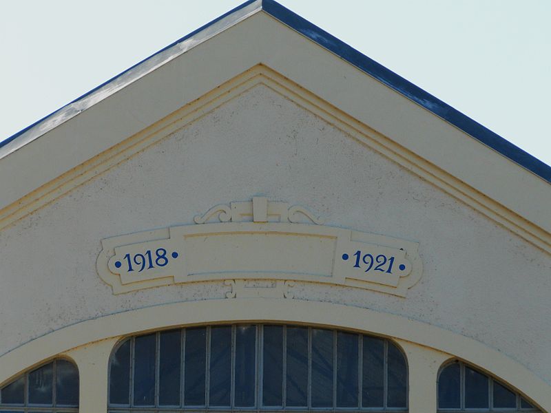 File:Badefols-sur-Dordogne usine hydro.jpg