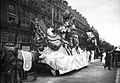 Défilé du char des reines 1914 - Agence Rol.jpg